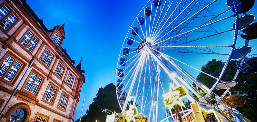 Ein Riesenrad auf einer Veranstaltung