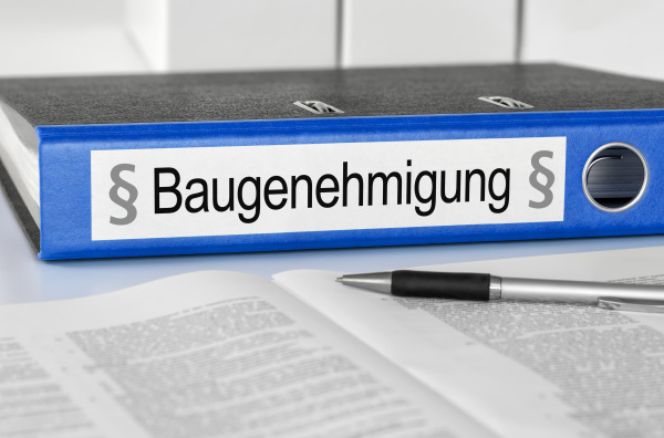 Mappe mit dem Label Baugenehmigung 